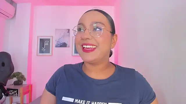 Snapshot of ellamontoya chatting on 01-06-26, 11:36 ellamontoya online show from 01-06-26, 11:36