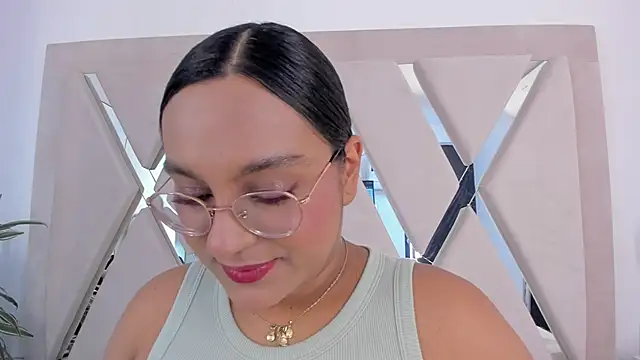 Snapshot of ellamontoya chatting on 02-09-26, 12:09 ellamontoya online show from 02-09-26, 12:09