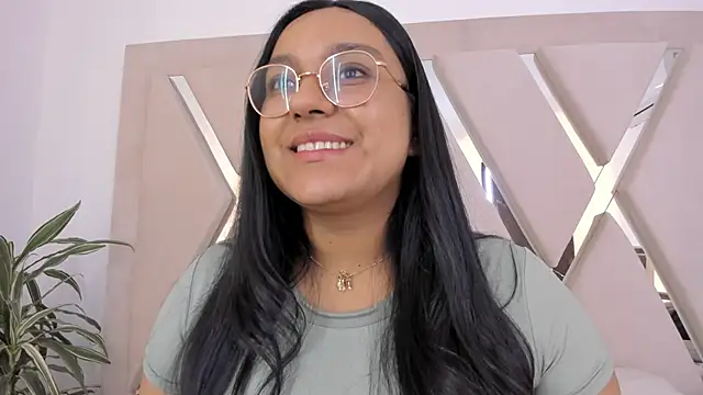 Snapshot of ellamontoya chatting on 02-11-26, 11:59 ellamontoya online show from 02-11-26, 11:59