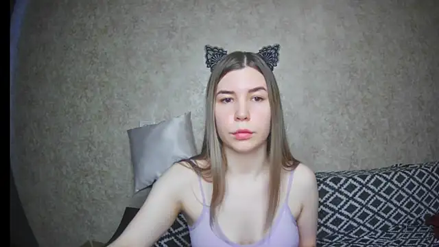 Snapshot of ElllaNuar chatting on 02-06-25, 06:51 ElllaNuar online show from 02-06-25, 06:51