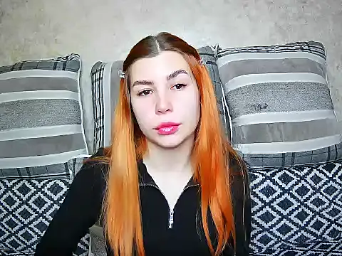 Snapshot of ElllaNuar chatting on 09-15-25, 04:45 ElllaNuar online show from 09-15-25, 04:45