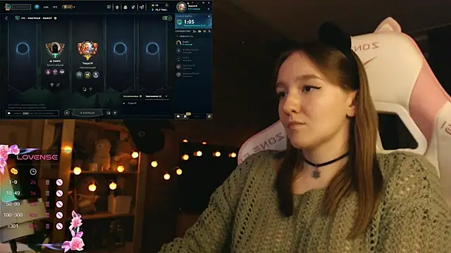 MoonlishSiren online show from 10-29-25, 08:43