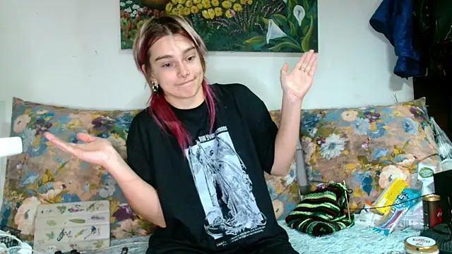 Sophie Bell online show from 10-11-25, 04:38