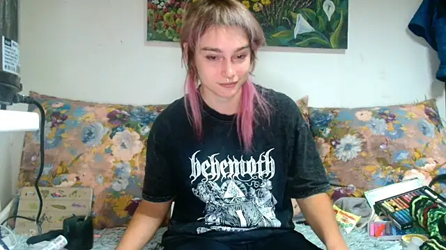 Sophie Bell online show from 10-19-25, 05:13