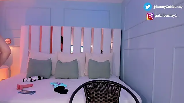 Snapshot of gabi_bunny chatting on 10-30-25, 05:24 gabi bunny online show from 10-30-25, 05:24