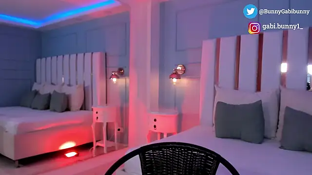 Snapshot of gabi_bunny chatting on 10-31-25, 05:47 gabi bunny online show from 10-31-25, 05:47