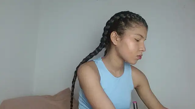 Snapshot of SophiaMeyerst chatting on 02-13-25, 05:44 SophiaMeyerst online show from 02-13-25, 05:44