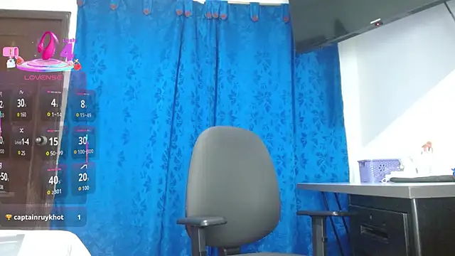 Snapshot of SophiaMeyerst chatting on 09-24-25, 03:59 SophiaMeyerst online show from 09-24-25, 03:59