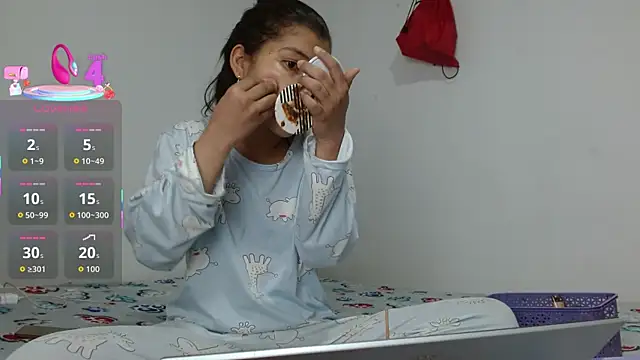 Snapshot of SophiaMeyerst chatting on 09-28-25, 05:07 SophiaMeyerst online show from 09-28-25, 05:07