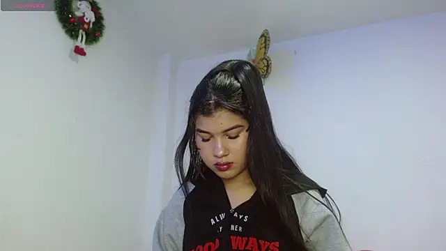 Snapshot of SophiaMeyerst chatting on 02-07-26, 04:11 SophiaMeyerst online show from 02-07-26, 04:11