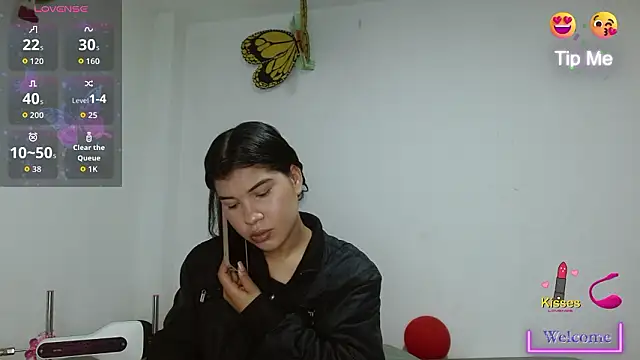 Snapshot of SophiaMeyerst chatting on 02-17-26, 03:29 SophiaMeyerst online show from 02-17-26, 03:29