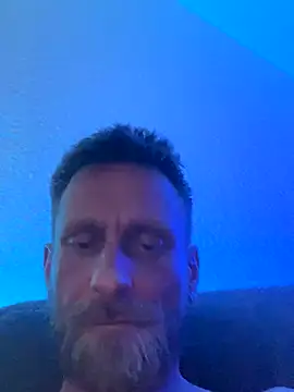 Snapshot of Bro4bro0040 chatting on 11-11-25, 03:28 Bro4bro0040 online show from 11-11-25, 03:28