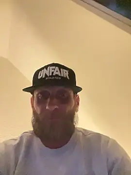 Snapshot of Bro4bro0040 chatting on 12-22-25, 07:55 Bro4bro0040 online show from 12-22-25, 07:55