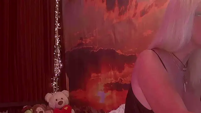 MoniCutex online show from 06-18-26, 01:28