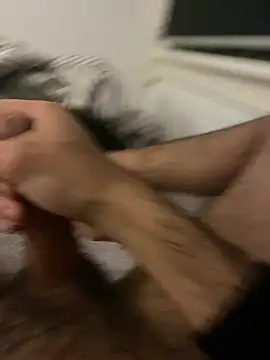 Snapshot of legendcock123 chatting on 03-05-26, 09:44 legendcock123 online show from 03-05-26, 09:44