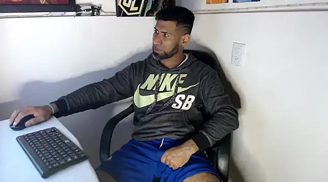 Snapshot of Enriblack92 chatting on 12-03-24, 08:28 Enriblack92 online show from 12-03-24, 08:28