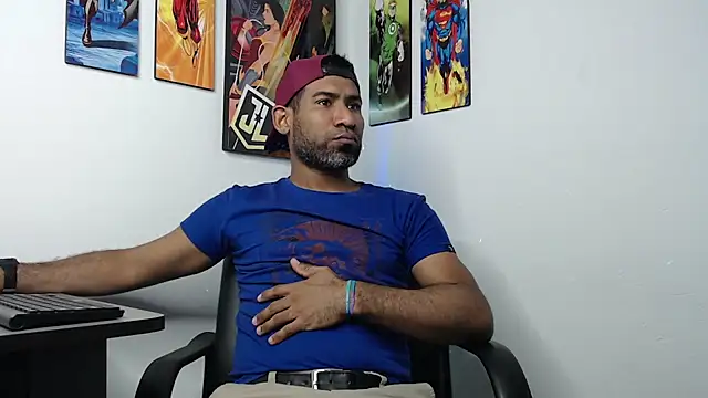 Snapshot of Enriblack92 chatting on 01-19-25, 12:38 Enriblack92 online show from 01-19-25, 12:38