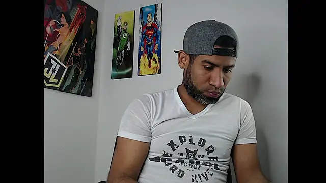 Snapshot of Enriblack92 chatting on 01-23-25, 11:15 Enriblack92 online show from 01-23-25, 11:15