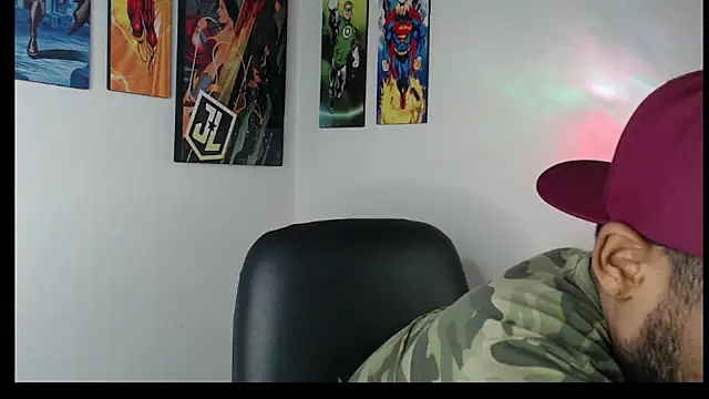 Snapshot of Enriblack92 chatting on 02-16-25, 03:15 Enriblack92 online show from 02-16-25, 03:15