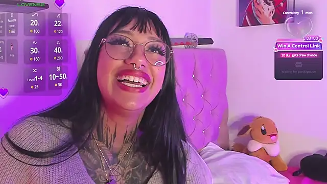 Snapshot of Akari1_Mischief chatting on 12-07-24, 04:20 Akari1 Mischief online show from 12-07-24, 04:20