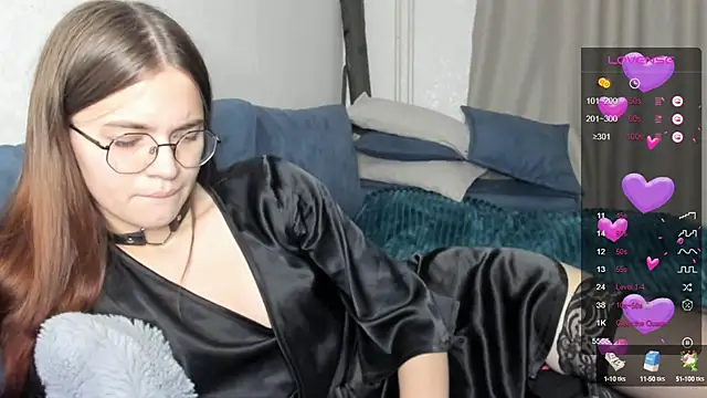 lina haall online show from 01-09-25, 03:44