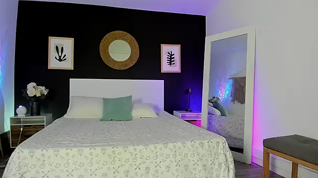 VioletPaket online show from 02-12-26, 11:27