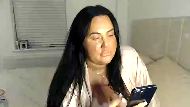 Snapshot of English_Brooke chatting on 02-02-26, 09:02 English Brooke online show from 02-02-26, 09:02