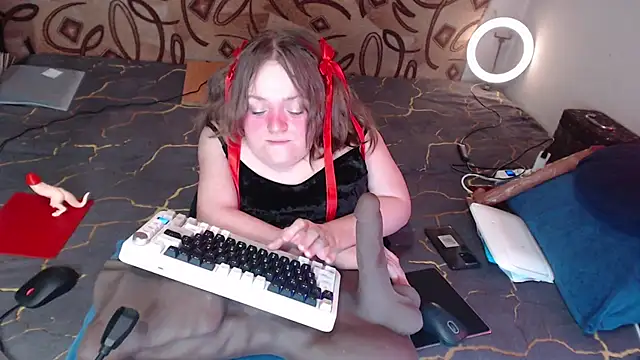 MiniNatalie online show from 03-08-25, 05:38