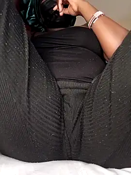 Snapshot of Lucyy1 chatting on 02-14-25, 08:48 Lucyy1 online show from 02-14-25, 08:48