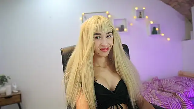 Amai  Liu online show from 10-19-25, 05:57