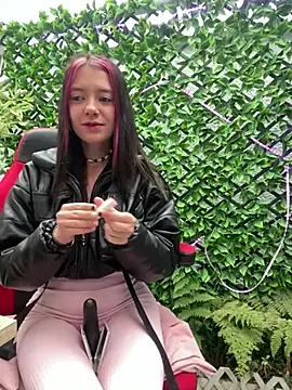 Snapshot of Isabella_21x chatting on 01-10-25, 12:26 Isabella 21x online show from 01-10-25, 12:26
