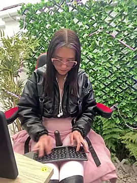 Snapshot of Isabella_21x chatting on 01-17-25, 12:31 Isabella 21x online show from 01-17-25, 12:31