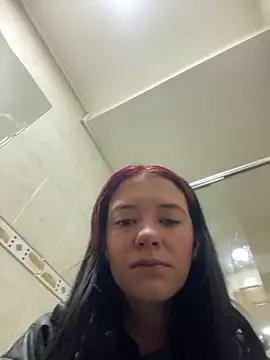 Snapshot of Isabella_21x chatting on 01-22-25, 12:27 Isabella 21x online show from 01-22-25, 12:27