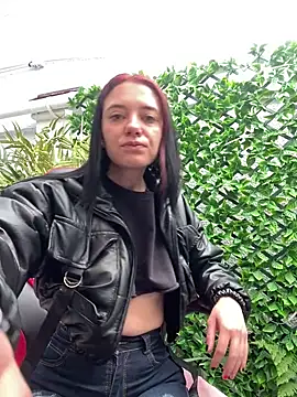 Snapshot of Isabella_21x chatting on 01-23-25, 12:52 Isabella 21x online show from 01-23-25, 12:52