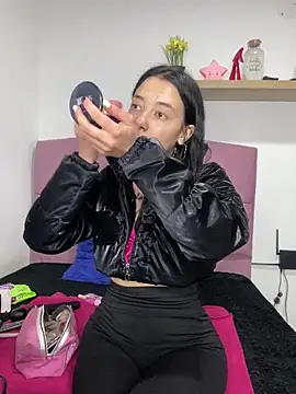 Snapshot of Isabella_21x chatting on 03-01-25, 12:23 Isabella 21x online show from 03-01-25, 12:23