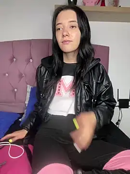 Snapshot of Isabella_21x chatting on 03-13-25, 03:39 Isabella 21x online show from 03-13-25, 03:39