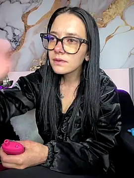 Snapshot of Isabella_21x chatting on 10-11-25, 12:26 Isabella 21x online show from 10-11-25, 12:26