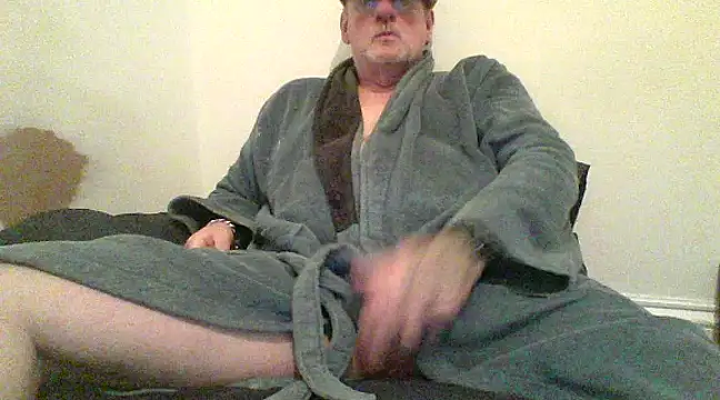 Snapshot of oldenglishguy chatting on 12-03-24, 09:23 oldenglishguy online show from 12-03-24, 09:23