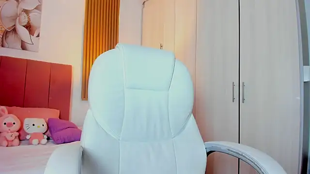 mia nevaeh online show from 01-18-25, 07:37