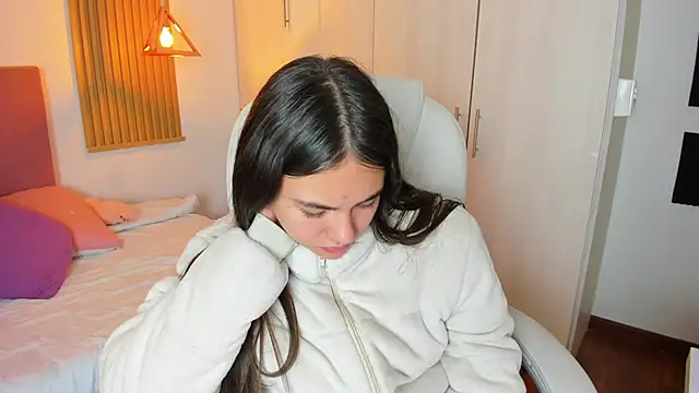 mia nevaeh online show from 03-12-25, 12:20