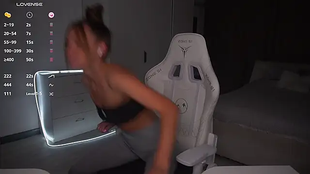 Evelinka online show from 10-08-25, 03:20