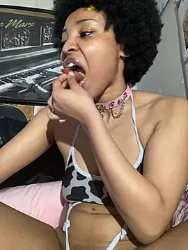 Snapshot of KimiAqua chatting on 02-13-25, 05:22 KimiAqua online show from 02-13-25, 05:22