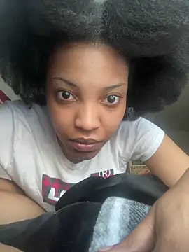 Snapshot of KimiAqua chatting on 03-03-25, 12:16 KimiAqua online show from 03-03-25, 12:16