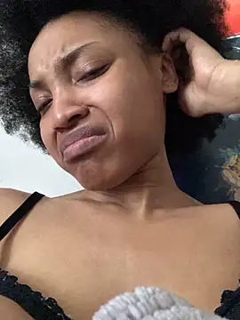 Snapshot of KimiAqua chatting on 03-10-25, 05:50 KimiAqua online show from 03-10-25, 05:50