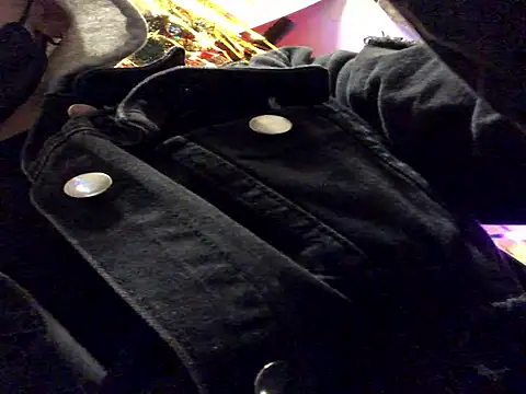 Snapshot of gabelove369 chatting on 12-19-25, 07:43 gabelove369 online show from 12-19-25, 07:43