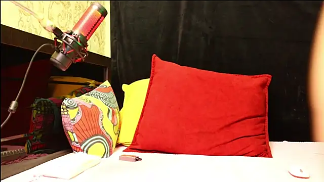 Snapshot of RossMelissa chatting on 12-09-24, 06:57 RossMelissa online show from 12-09-24, 06:57