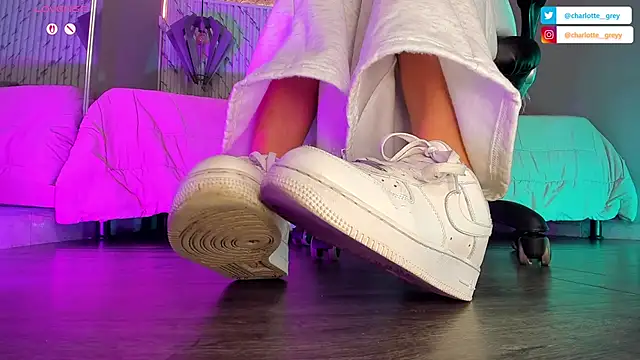 charlotte  grey online show from 09-23-25, 01:25