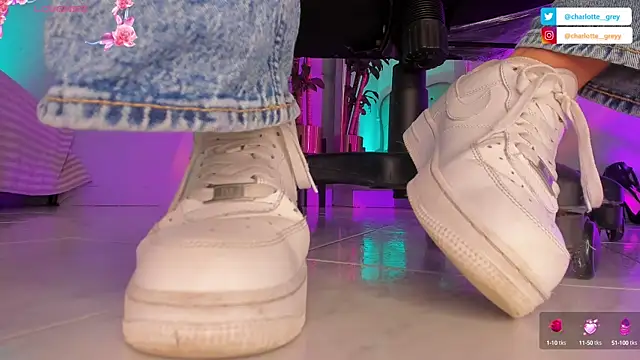 charlotte  grey online show from 10-10-25, 08:19