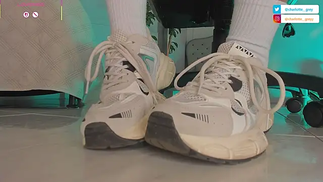 charlotte  grey online show from 10-20-25, 08:31