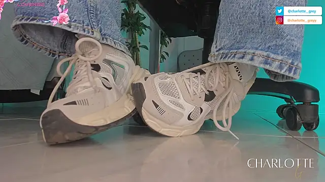 charlotte  grey online show from 10-29-25, 08:21